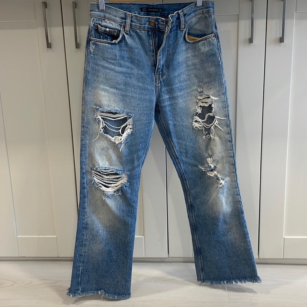 Zara ripped jeans 👖